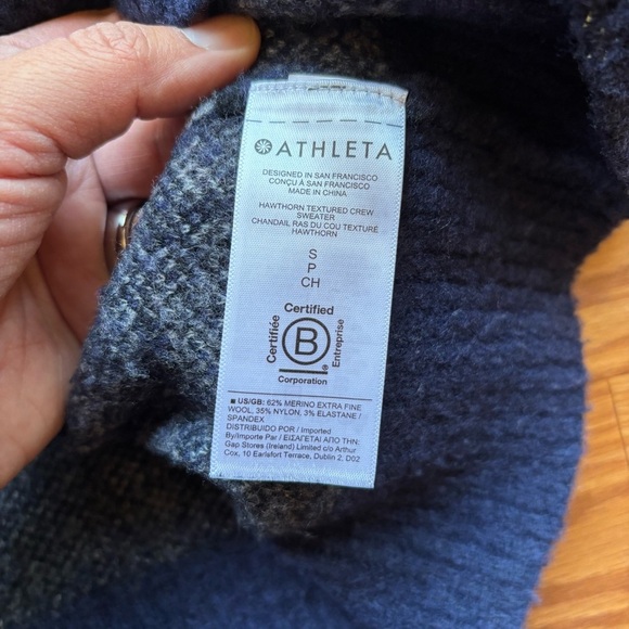 Athleta Hawthorn Textured Crew Sweater Womens Size Small Blue Leopard Print‎ - Picture 7 of 14
